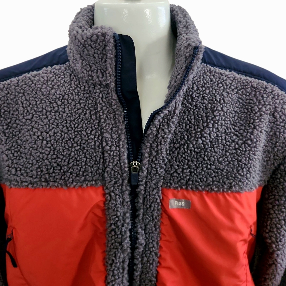 Figs Scrubs Selwyn Sherpa Jacket On-Shift Size Medium Heavy soft warm Full Zip - Picture 7 of 13